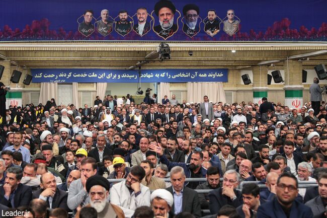 مراسم بزرگداشت شهید رئیسی و شهدای پرواز اردیبهشت