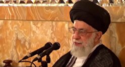 زمزمه صلوات خاصه امام رضا(ع) توسط رهبر انقلاب