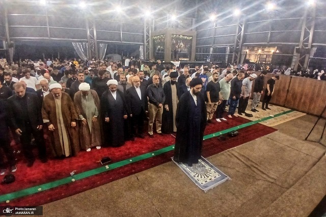 عرض ارادت سید علی خمینی برمزار و شهید نصرالله و پدرایشان+تصاویر