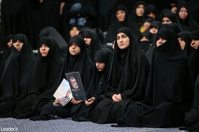 برگزاری مراسم بزرگداشت شهدای جنگ تحمیلی اخیر با حضور و سخنرانی رهبر معظم انقلاب