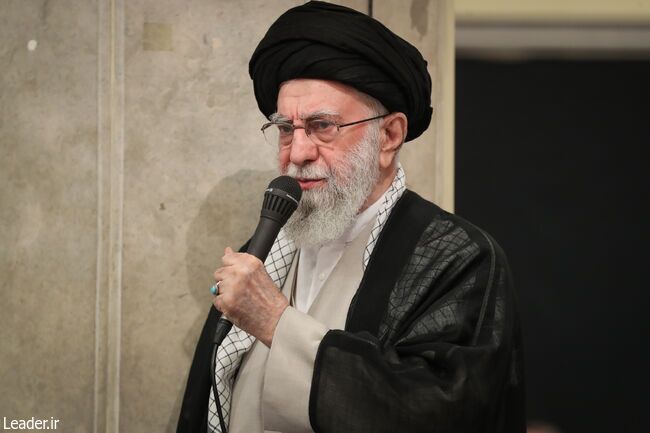 برگزاری مراسم بزرگداشت شهدای جنگ تحمیلی اخیر با حضور و سخنرانی رهبر معظم انقلاب