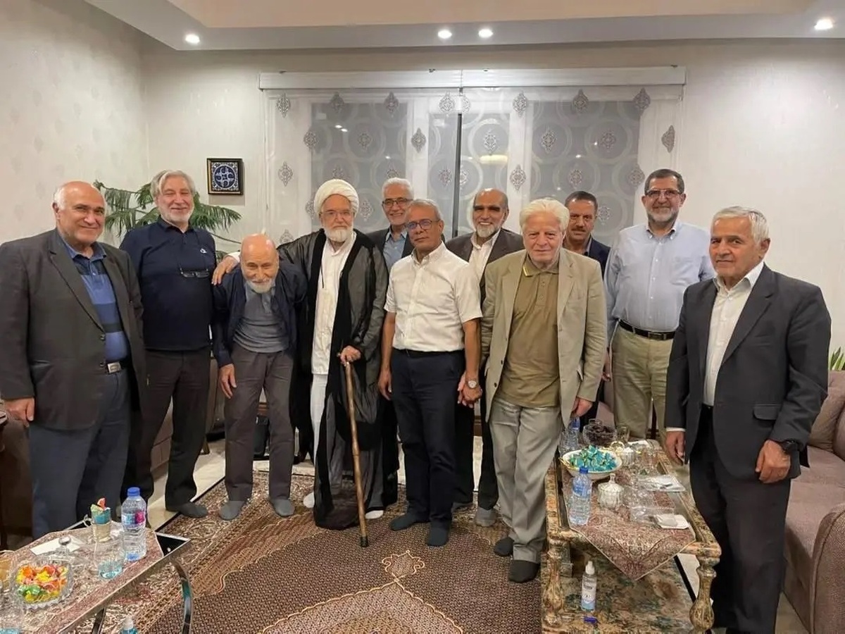 کروبی همچنان بر مدار آمریکاپرستی! / باز هم راه حلی متوهمانه برای وطن