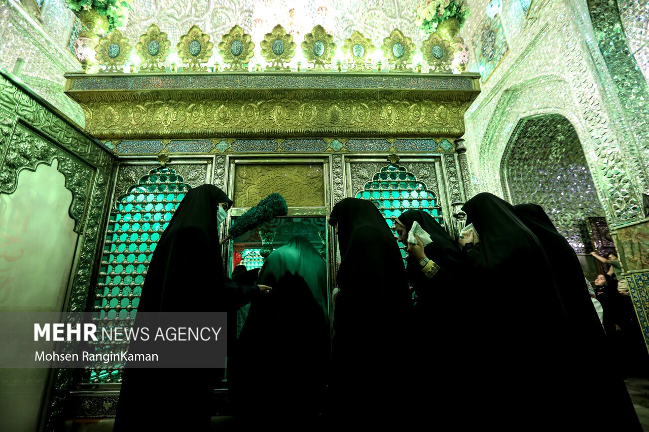 آیین غبارروبی ضریح مطهر آستان مقدس امامزاده صالح (ع)