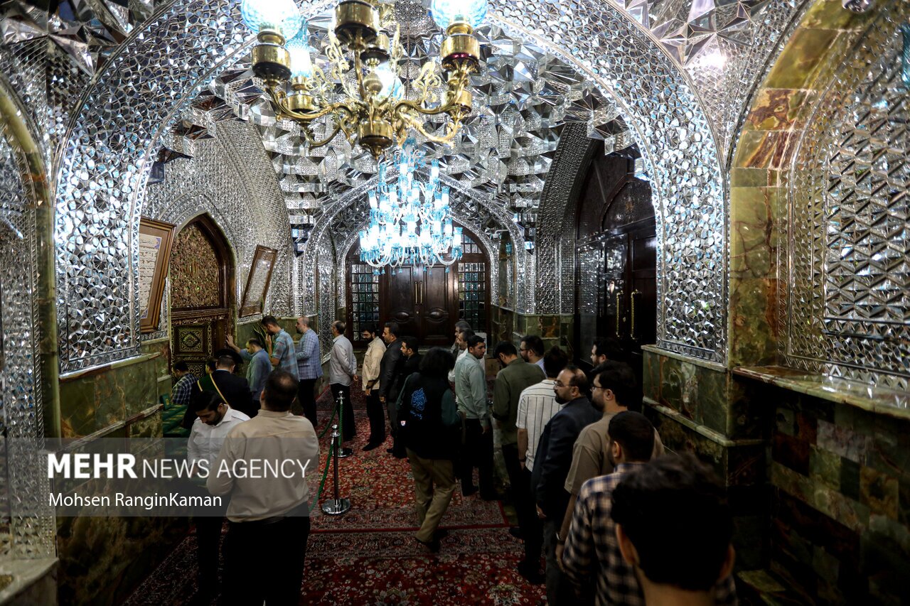 آیین غبارروبی ضریح مطهر آستان مقدس امامزاده صالح (ع)