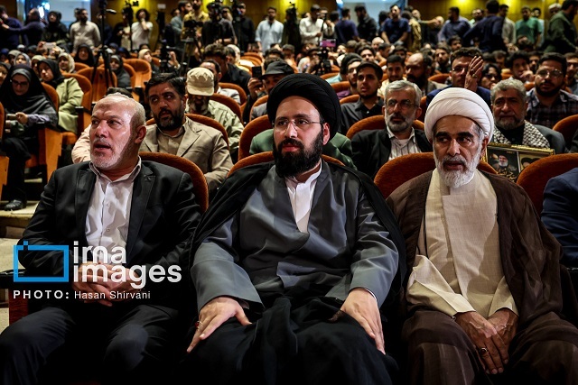 تصاویر بزرگداشت شهید نصرالله در دانشگاه تهران