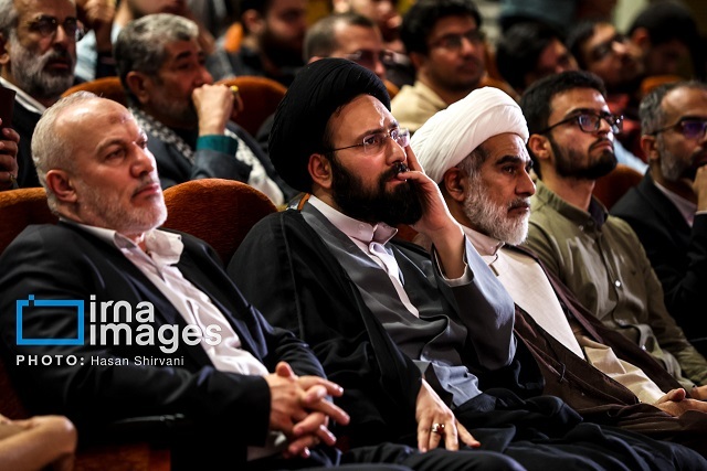 تصاویر بزرگداشت شهید نصرالله در دانشگاه تهران