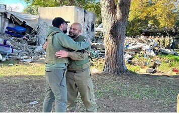 وحید بهشتی در آغوشِ موساد!/هر نخِ این باندِ تبهکار یکی‌یکی پنبه شد...