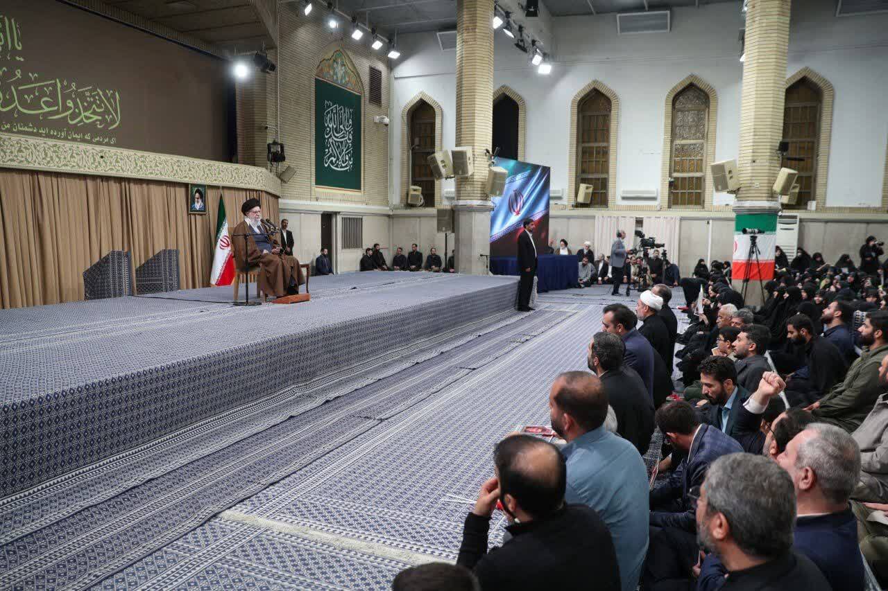 تصاویر دیدار دانشآموزان و دانشجویان با رهبرانقلاب تصاویر دیدار دانشآموزان و دانشجویان با رهبرانقلاب