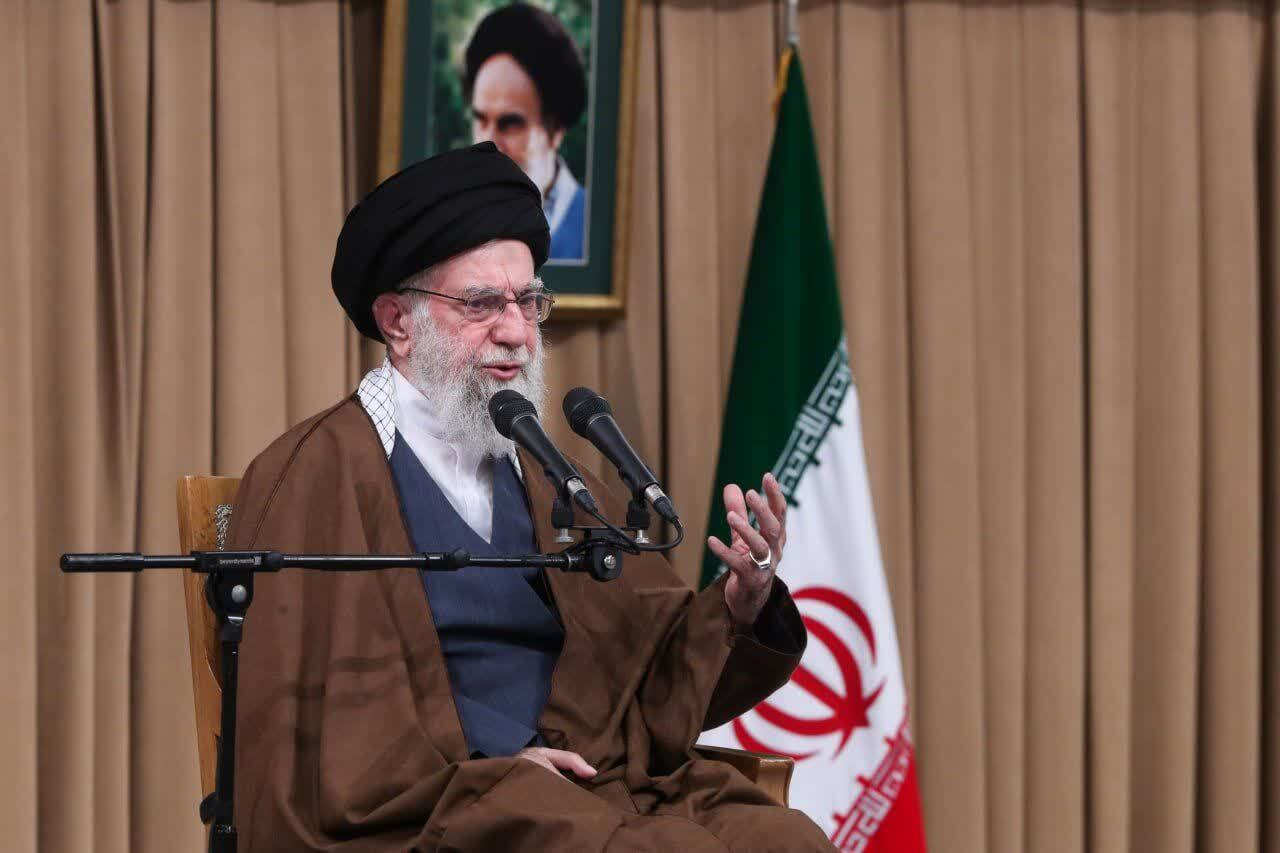 تصاویر دیدار دانشآموزان و دانشجویان با رهبرانقلاب تصاویر دیدار دانشآموزان و دانشجویان با رهبرانقلاب