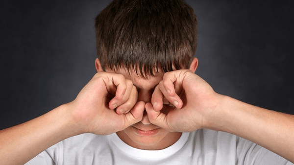 چشمتان را نمالید تا قوز قرنیه نگیرید