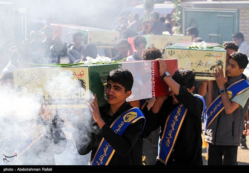 استقبال از 4 شهید گمنام در دبیرستان شریعتی همدان