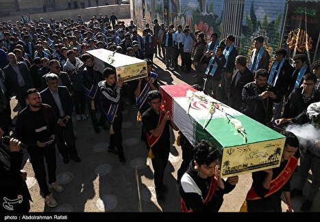 استقبال از 4 شهید گمنام در دبیرستان شریعتی همدان