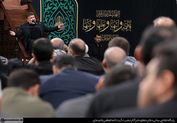 اولین شب مراسم عزاداری ایام شهادت حضرت فاطمةالزهرا سلام‌الله‌علیها در حسینیه امام خمینی(ره)