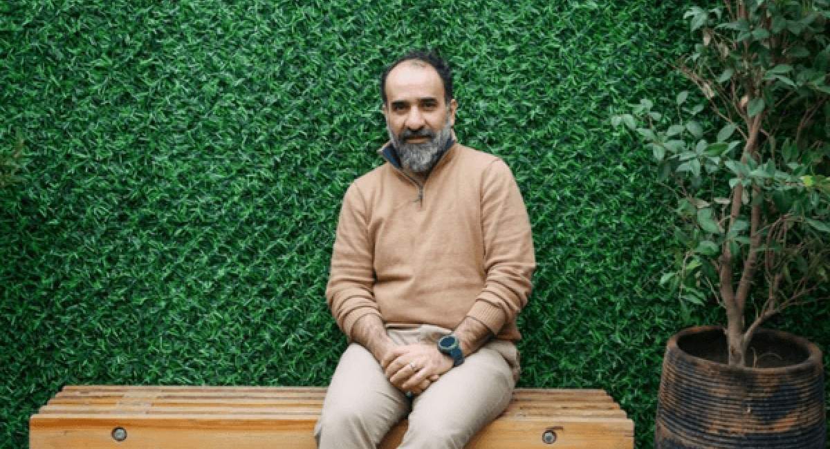 پیگیری وضعیت سلامت رضا امیرخانی از سوی رهبر انقلاب