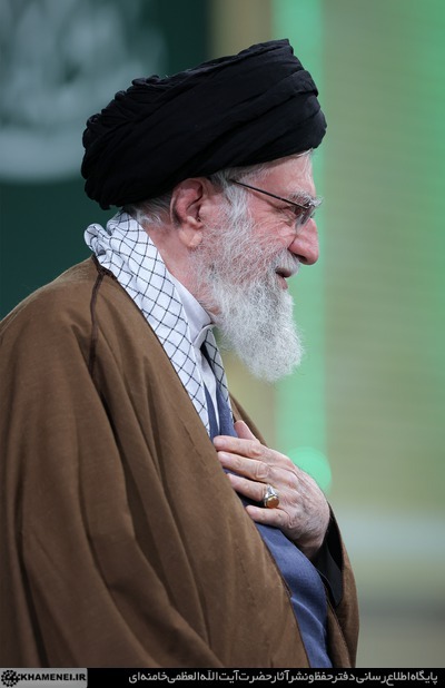 دیدار هزاران نفر از زنان و دختران