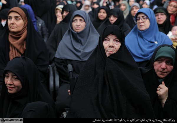 دیدار هزاران نفر از زنان و دختران