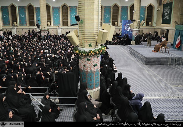 دیدار هزاران نفر از زنان و دختران