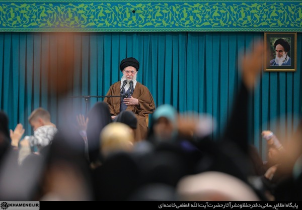 دیدار هزاران نفر از زنان و دختران