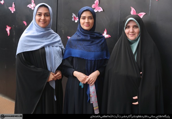 دیدار هزاران نفر از زنان و دختران