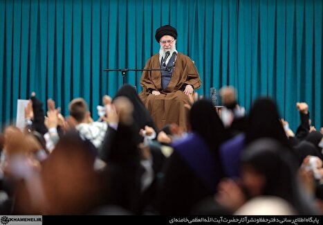 دیدار هزاران نفر از زنان و دختران