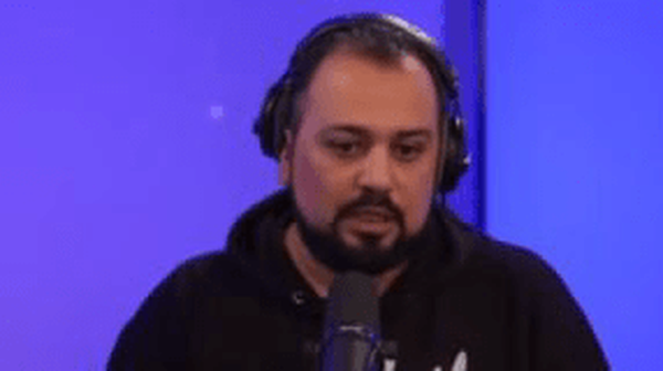 دعوای منوتو و اینترنشنال بر سر رسوایی رضا پهلوی دعوای منوتو و اینترنشنال بر سر رسوایی رضا پهلوی