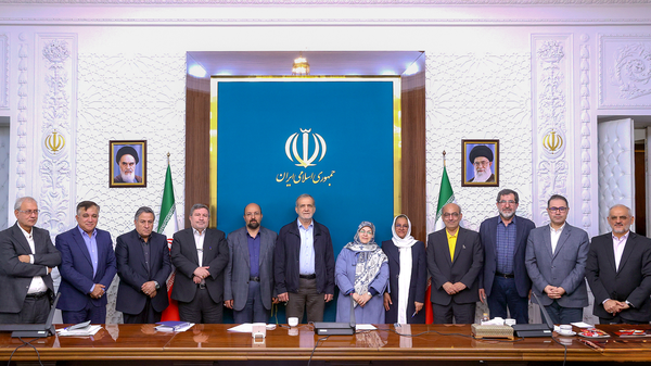 اصلاحطلبان از حمایت به تخریب پزشکیان رسیدند اصلاحطلبان از حمایت به تخریب پزشکیان رسیدند