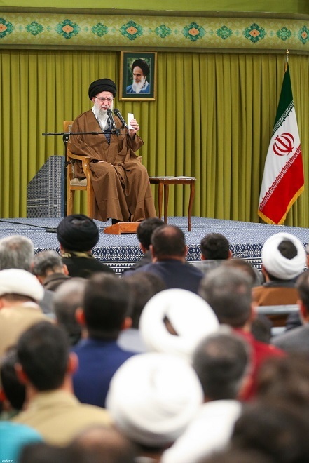 مراسم جشن میلاد حضرت زهرا سلاماللهعلیها در حسینیه امام خمینی(ره) با حضور رهبر انقلاب مراسم جشن میلاد حضرت زهرا سلاماللهعلیها در حسینیه امام خمینی(ره) با حضور رهبر انقلاب