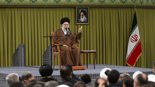 در «جنگ تبلیغاتی» نقاط ضعف دشمن را هدف بگیرید