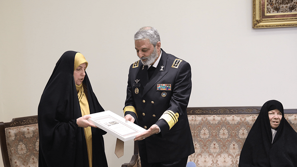 اعطای درجه سپهبدی شهید محمد باقری به خانواده ایشان+ عکس و فیلم