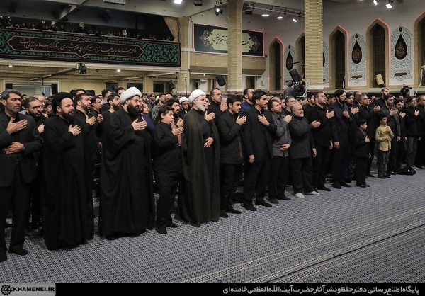 آخرین شب مراسم عزاداری ایام شهادت حضرت فاطمةالزهرا سلاماللهعلیها در حسینیه امام خمینی(ره) آخرین شب مراسم عزاداری ایام شهادت حضرت فاطمةالزهرا سلاماللهعلیها در حسینیه امام خمینی(ره)