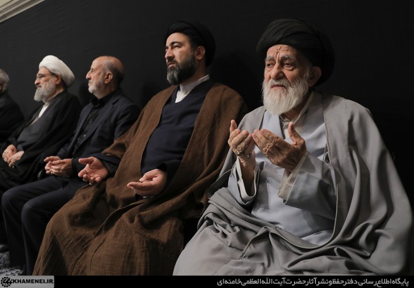 آخرین شب مراسم عزاداری ایام شهادت حضرت فاطمةالزهرا سلاماللهعلیها در حسینیه امام خمینی(ره) آخرین شب مراسم عزاداری ایام شهادت حضرت فاطمةالزهرا سلاماللهعلیها در حسینیه امام خمینی(ره)