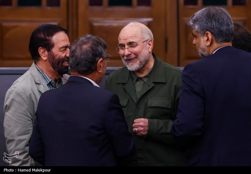 نشست صمیمانه رئیس مجلس با مدیران رسانههای کشور نشست صمیمانه رئیس مجلس با مدیران رسانههای کشور