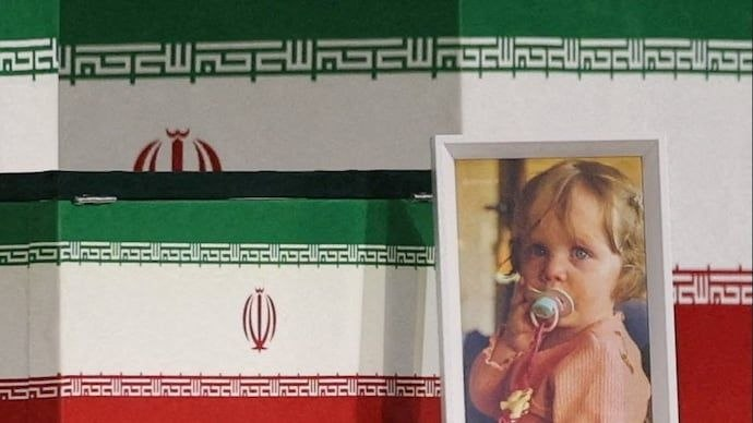 تأثیرگذارترین صحنه در مراسم تشییع رهبر شهید از نگاه رسانه هندی تأثیرگذارترین صحنه در مراسم تشییع رهبر شهید از نگاه رسانه هندی