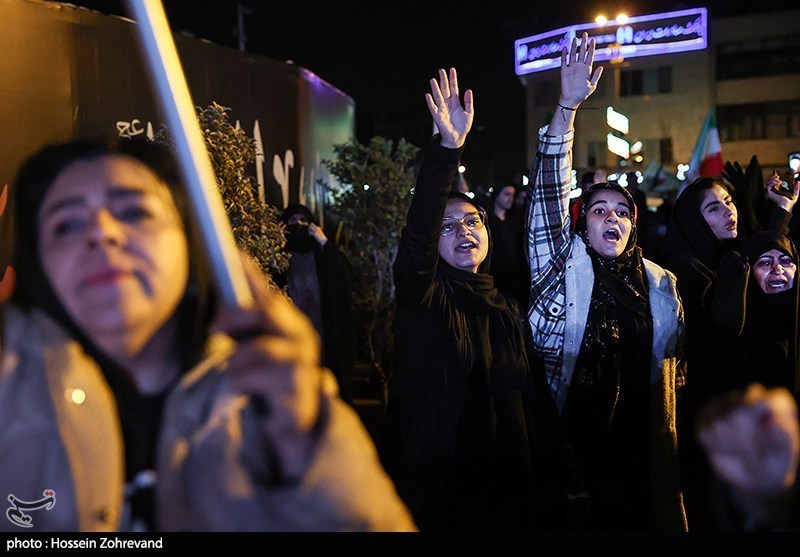 دومین شب تجمع سوگواران رهبر شهید انقلاب در تهران دومین شب تجمع سوگواران رهبر شهید انقلاب در تهران