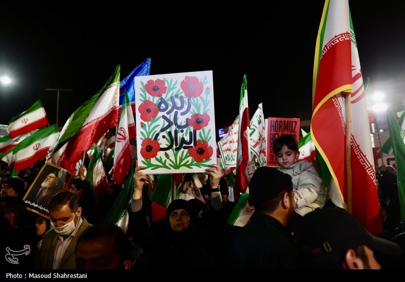 موج بیست و نهم حماسه خیابان در تهران موج بیست و نهم حماسه خیابان در تهران