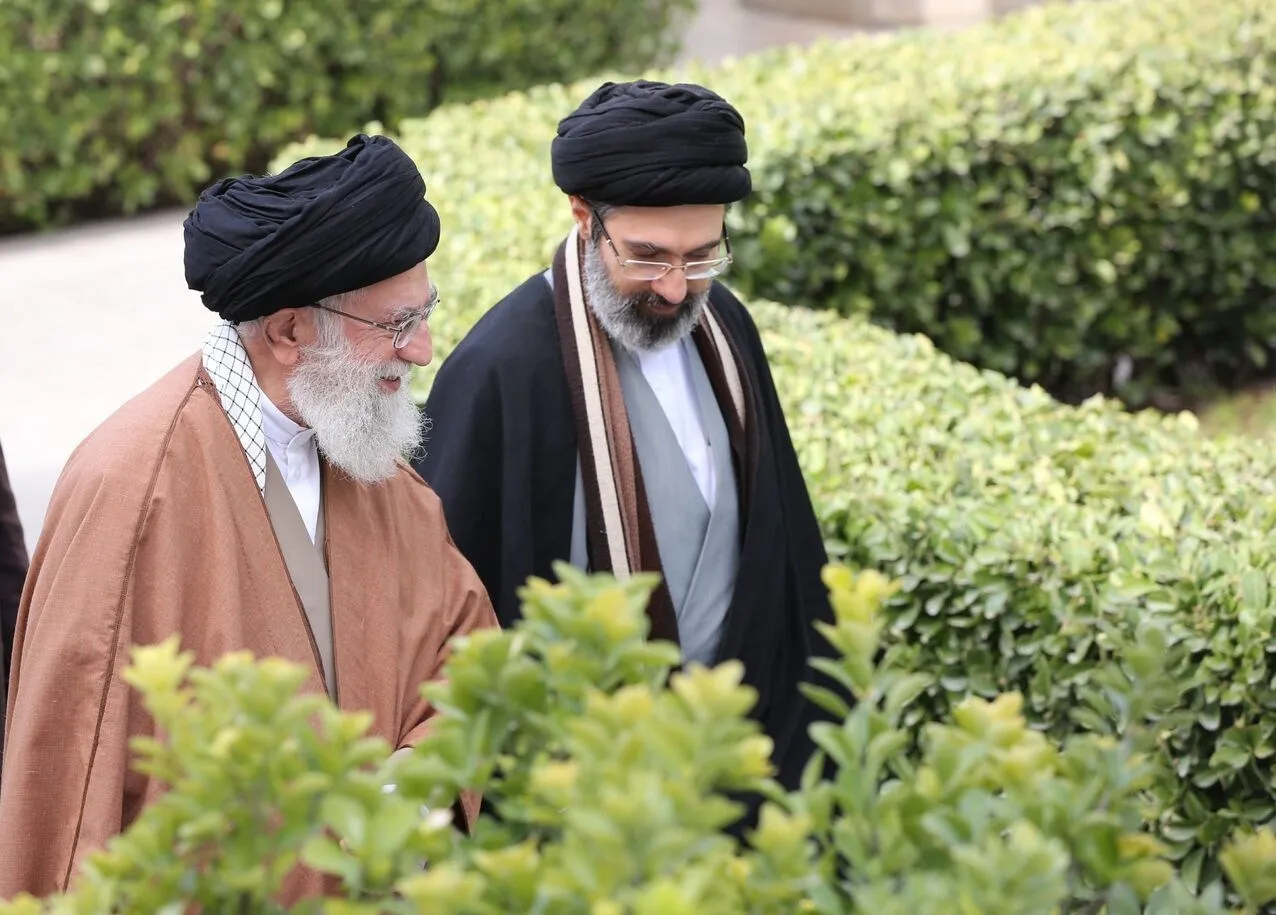 ابتکارِ آقا در برابر ناچارها ابتکارِ آقا در برابر ناچارها