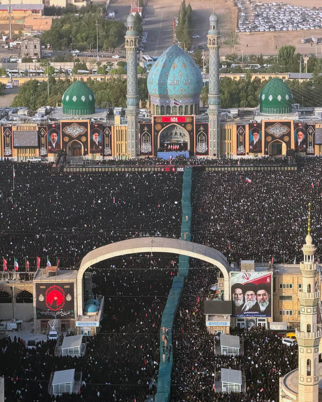 پیکر رهبر شهید در شهر قم تشییع شد/کریمه اهل بیت(س) میزبان «آقای شهید ایران»