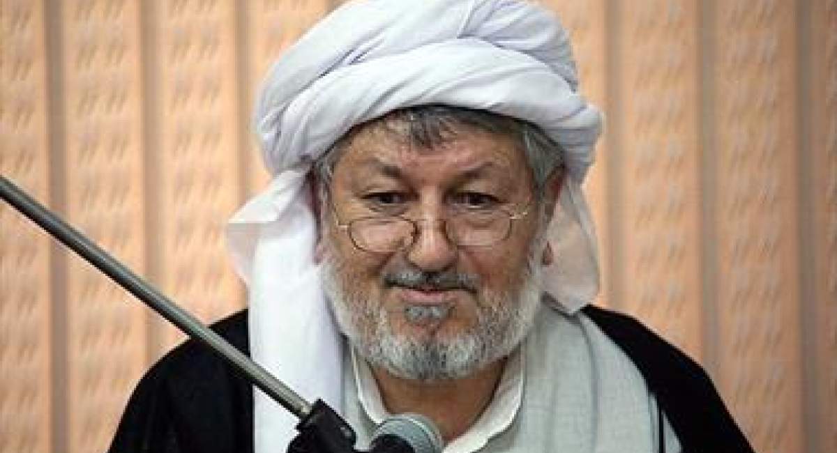 ماموستا قادری: وفاداری به رهبری ضامن پیروزی بر استکبار است