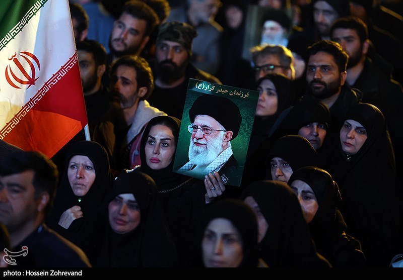 دومین شب تجمع سوگواران رهبر شهید انقلاب در تهران دومین شب تجمع سوگواران رهبر شهید انقلاب در تهران