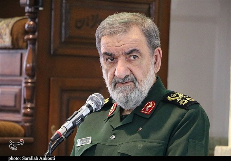 رضایی: تنگه هرمز را به هیچ وجه رها نمی‌کنیم
