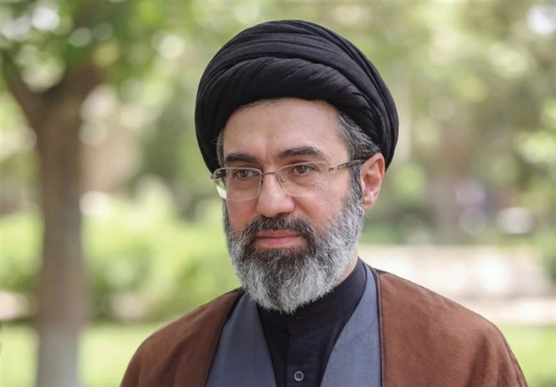 پیام رهبر انقلاب اسلامی به مناسبت روز کارگر و روز معلم پیام رهبر انقلاب اسلامی به مناسبت روز کارگر و روز معلم