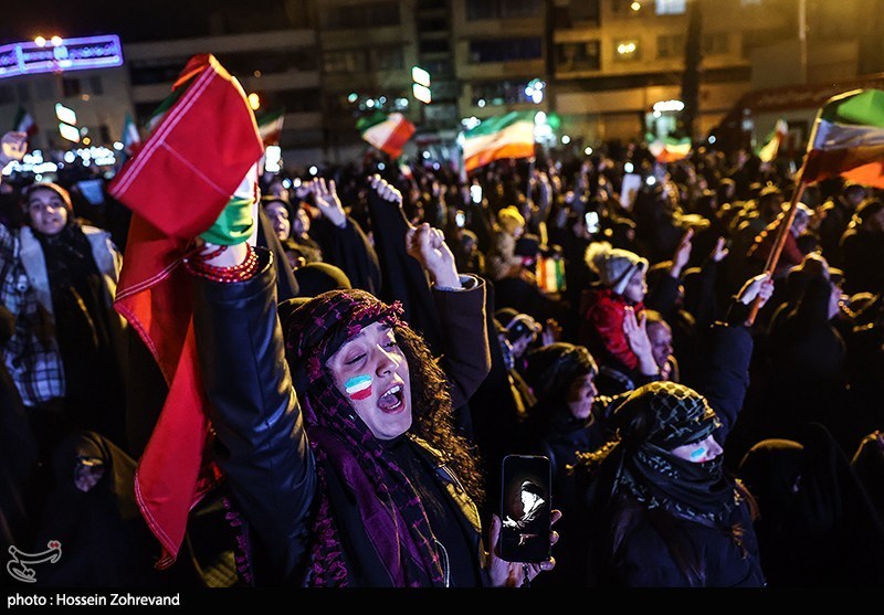 دومین شب تجمع سوگواران رهبر شهید انقلاب در تهران دومین شب تجمع سوگواران رهبر شهید انقلاب در تهران