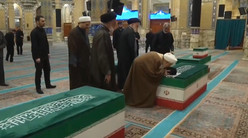 بوسه آیت‌الله جوادی‌آملی بر عمامه آقای شهید + فیلم