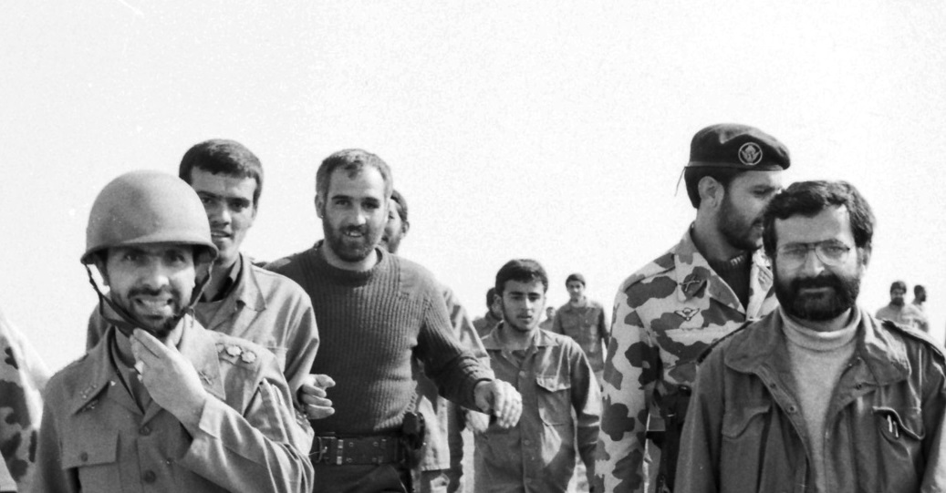 شهید کمال خرازی در کنار شهید صیاد شیرازی