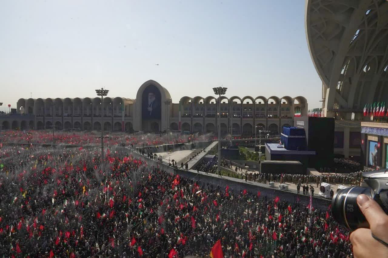 نماز آخر بر قامت رهبر شهید امت / وداع با ستون استقامت ایران / دلی که رفت و راهی که ماند