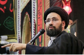 هرکس بخواهد برای صلح و دوستی با آمریکا مذاکره کند، خائن است