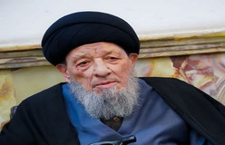 نماز آیت الله سید محمد تقی حکیم بر پیکر مطهر قائد شهید امت+فیلم