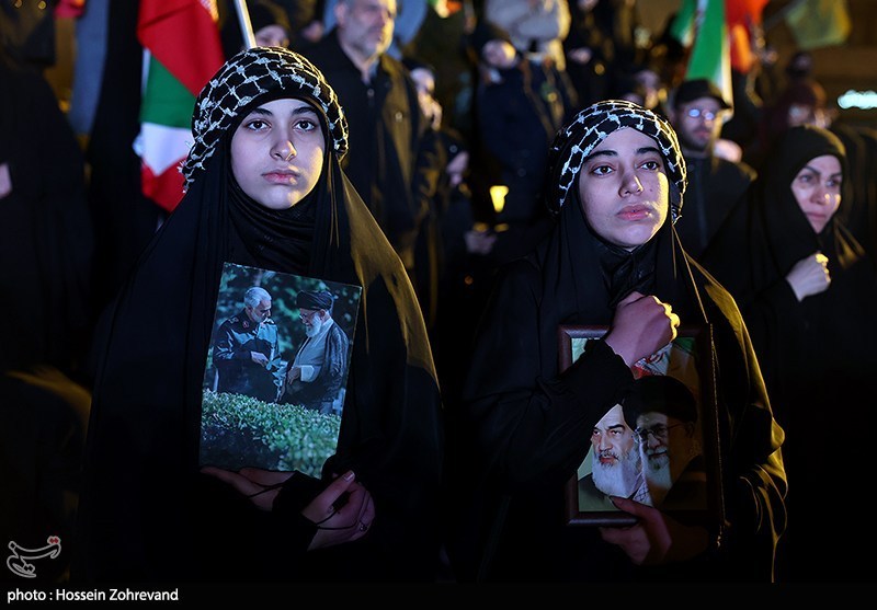 دومین شب تجمع سوگواران رهبر شهید انقلاب در تهران دومین شب تجمع سوگواران رهبر شهید انقلاب در تهران