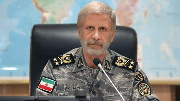 پیام فرمانده ارتش در پی شهادت افسران ارتش در مقابله با تجاوز آمریکا در اصفهان