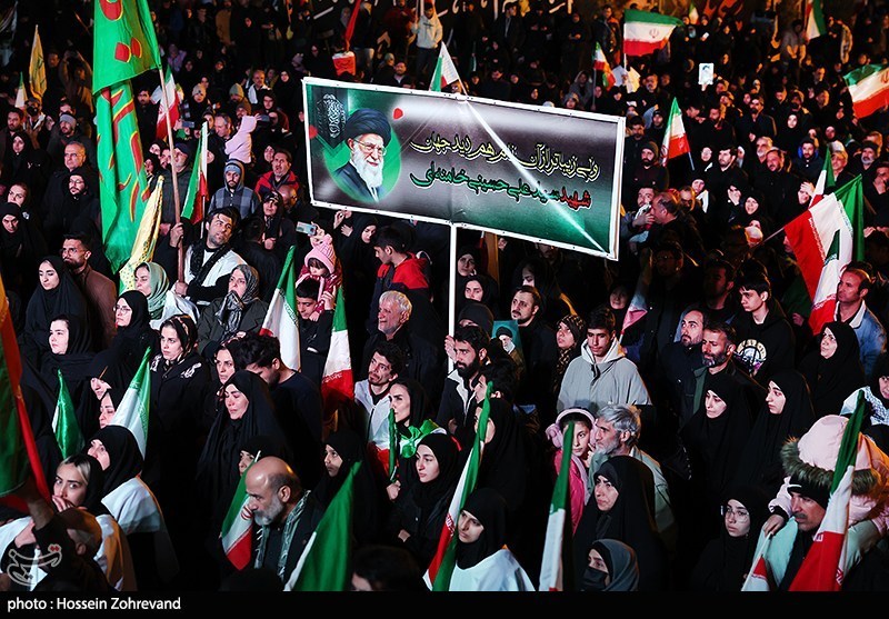 دومین شب تجمع سوگواران رهبر شهید انقلاب در تهران دومین شب تجمع سوگواران رهبر شهید انقلاب در تهران